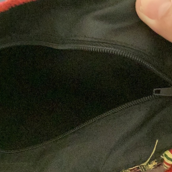 Red and Gold Shoulder Bag with Intricate Patterns - Picture 7 of 10